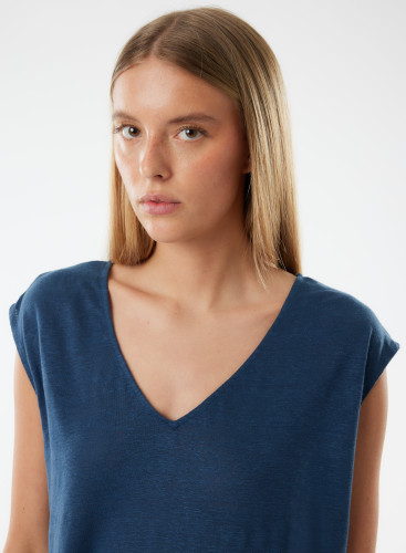 V-back neckline  t-shirt in Linen / Elastane